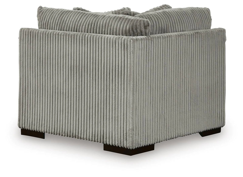 Lindyn Sectional with Chaise