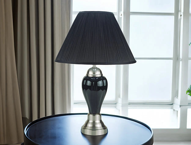 6115 Porcelain Lamp
