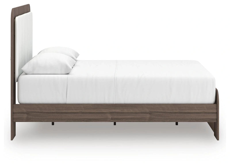 Kendanport Upholstered Bed