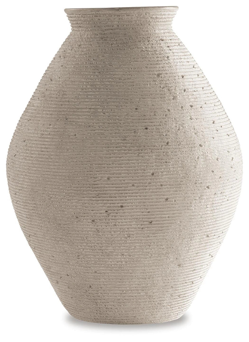 Hannela Vase